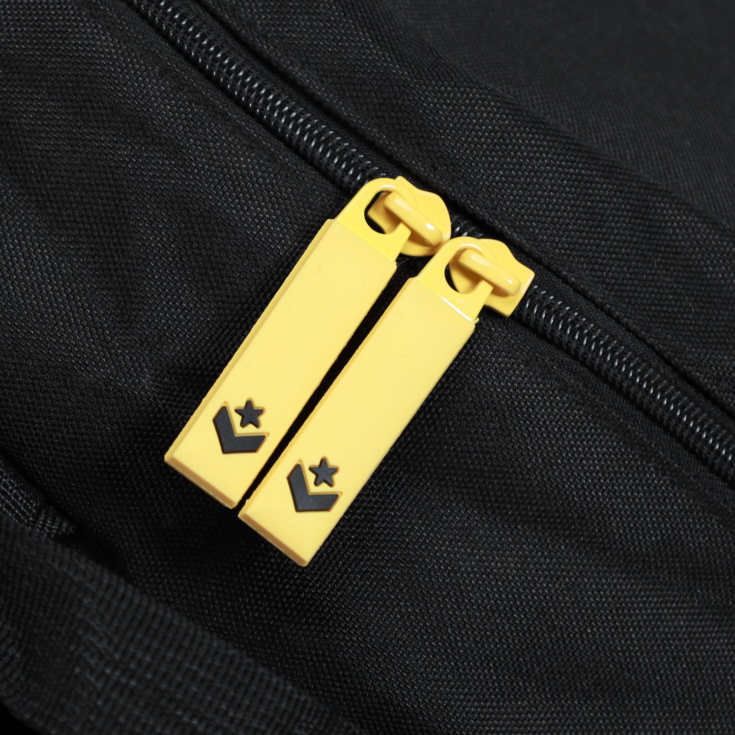 THE CHEERY BACKPACK BLACK